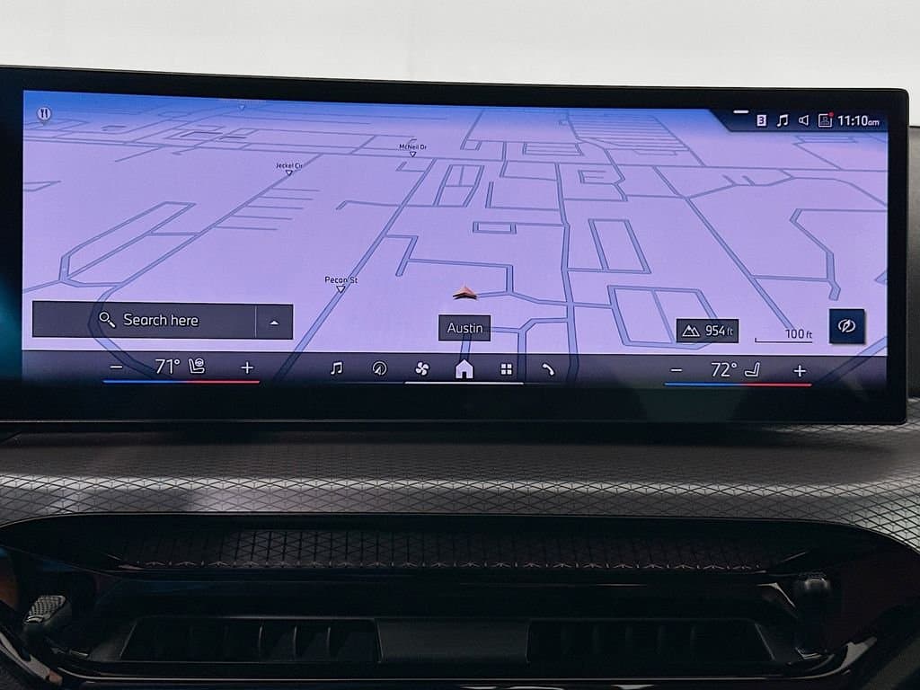 2025 BMW 3 Series - Image 13