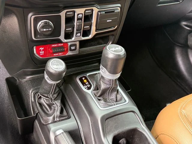 2020 Jeep Wrangler - Image 20