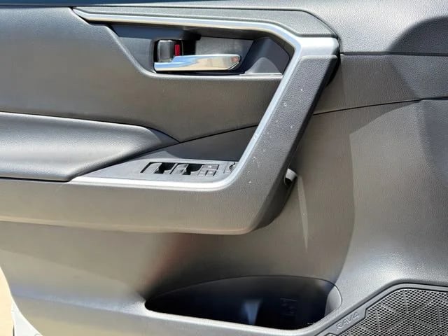 2022 Toyota RAV4 - Image 23