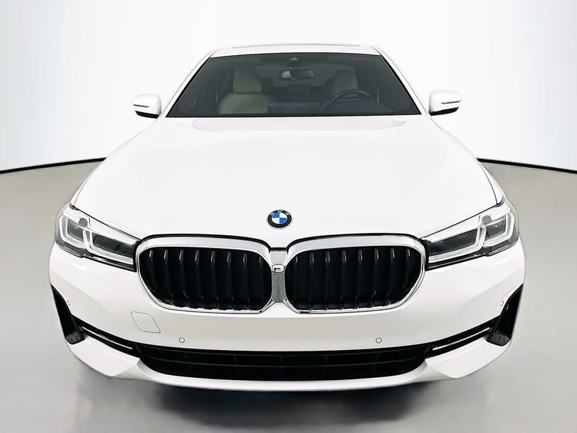 2023 BMW 5 Series - Image 2