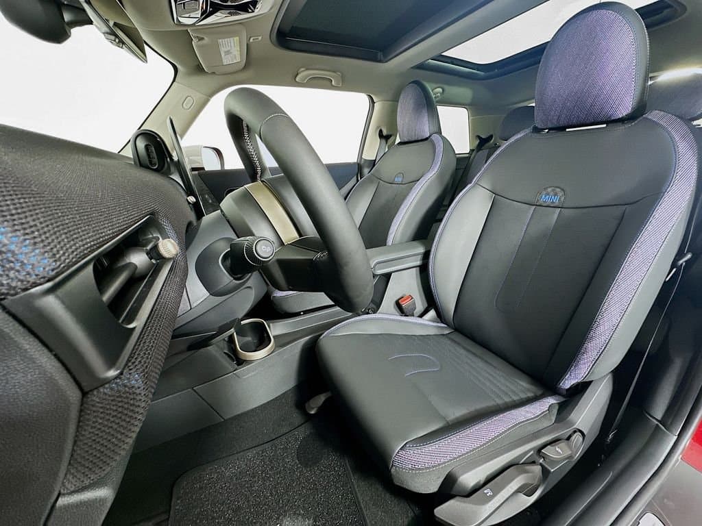 2025 MINI COOPER - Image 17