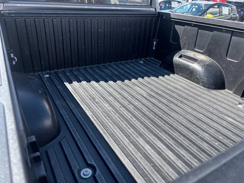 2022 Toyota Tundra - Image 26