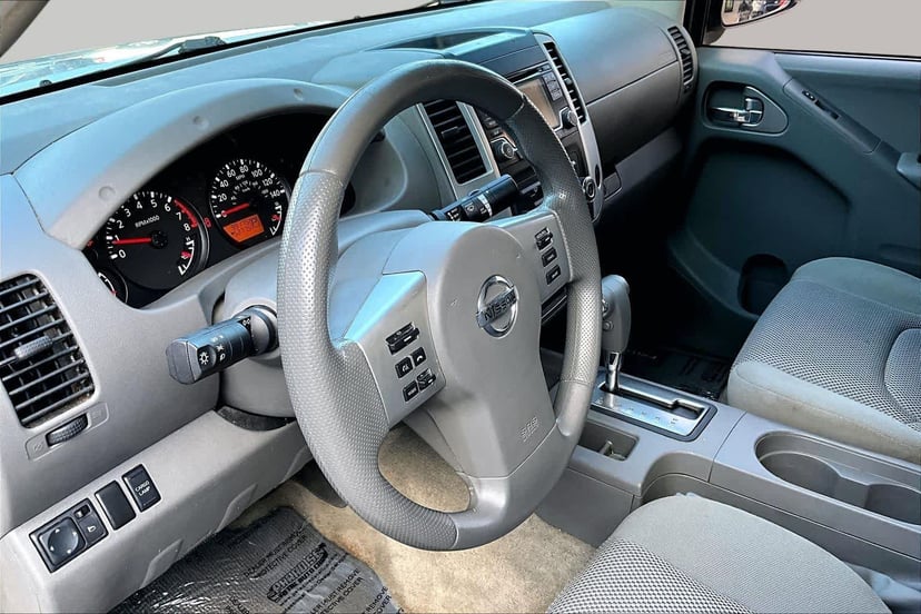 2015 Nissan Frontier - Image 17