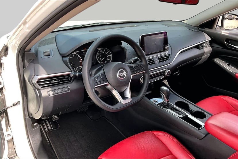 2020 Nissan Altima - Image 18
