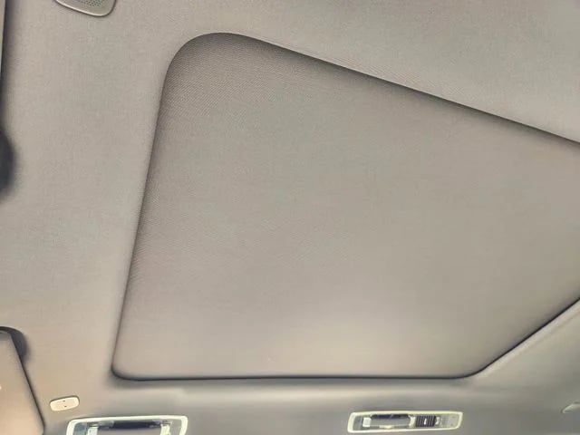 2026 Land Rover Range Rover - Image 18