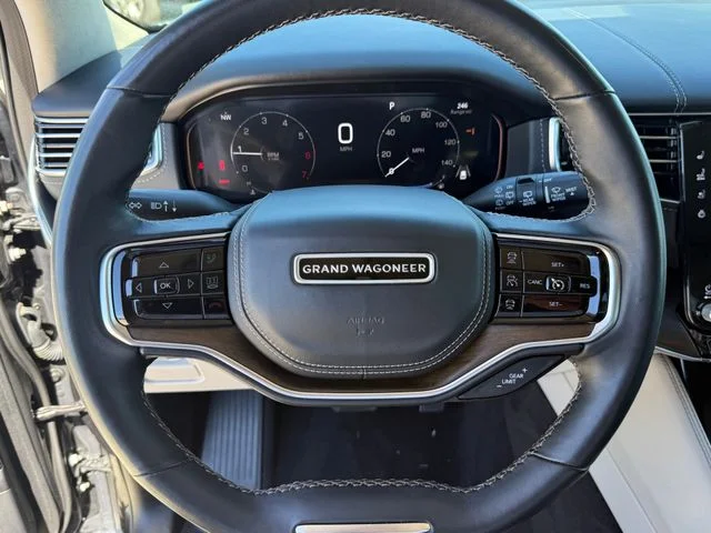 2023 Jeep Grand Wagoneer - Image 17