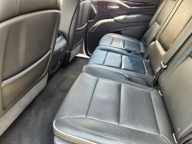 2021 Cadillac Escalade - Image 30