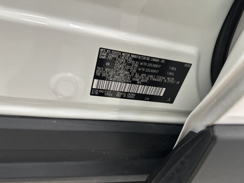 2024 Toyota RAV4 - Image 28