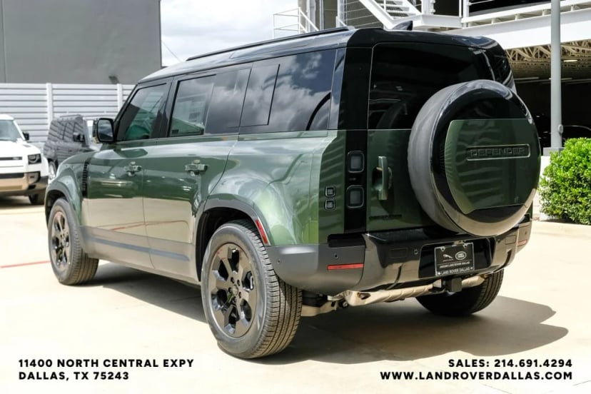2026 Land Rover Defender 110 - Image 10