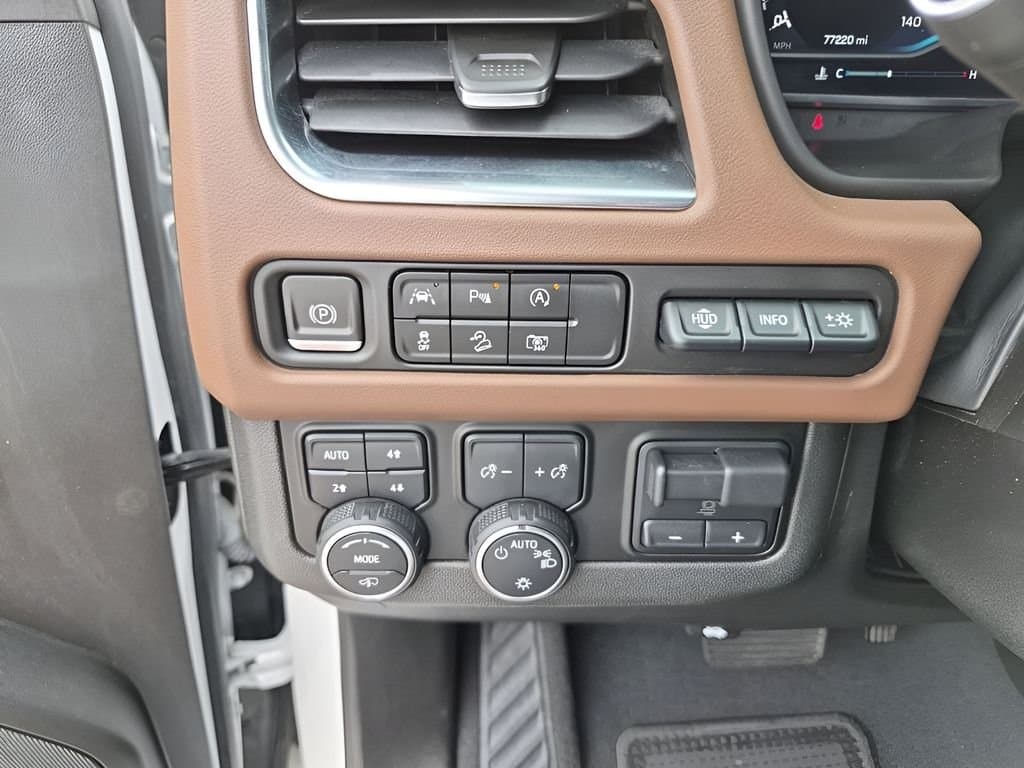 2023 Chevrolet Suburban - Image 33