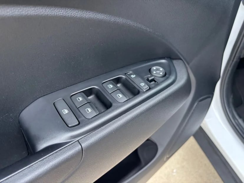 2021 Hyundai Venue - Image 21