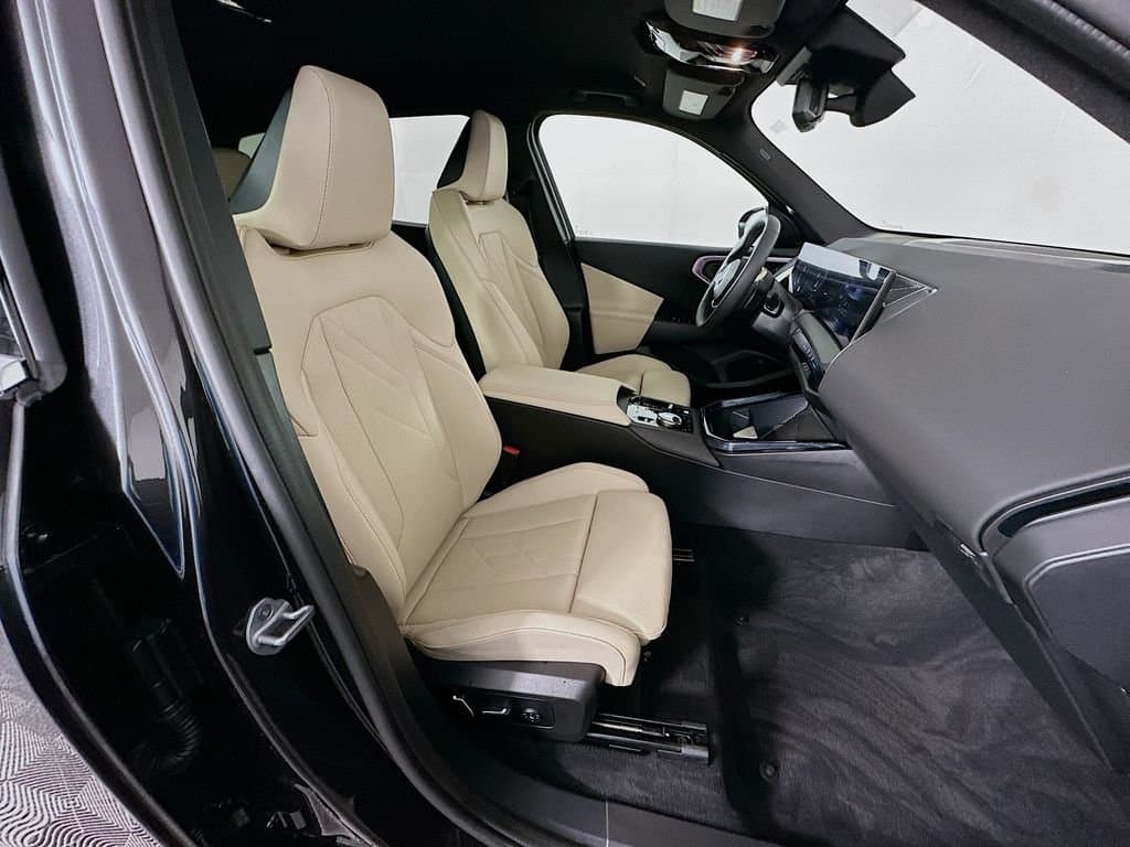 2025 BMW X3 - Image 27