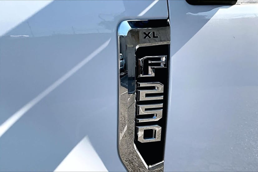 2019 Ford F-250 - Image 12