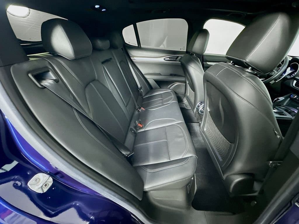 2020 Alfa Romeo Stelvio - Image 27