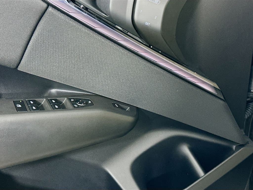 2025 BMW X3 - Image 18