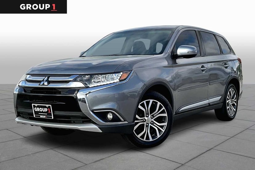 2017 Mitsubishi Outlander - Image 1