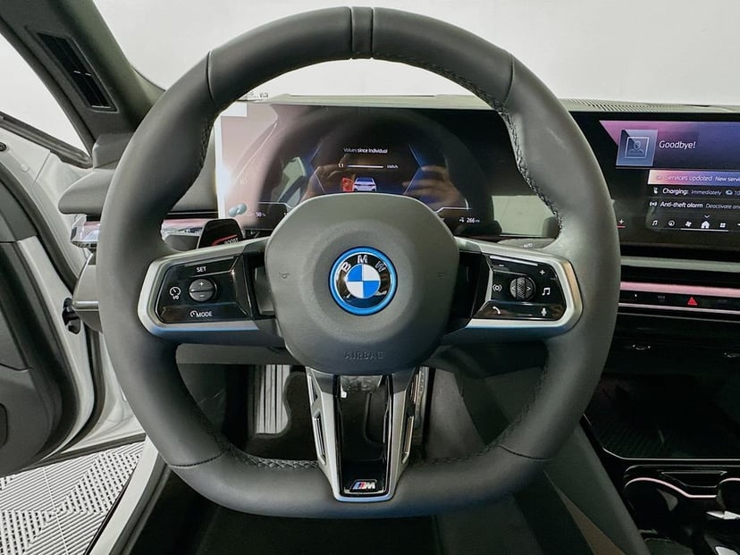 2026 BMW i5 - Image 10