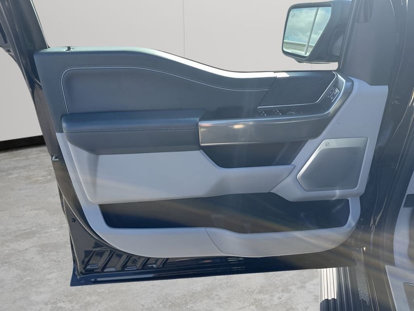 2023 Ford F-150 - Image 24
