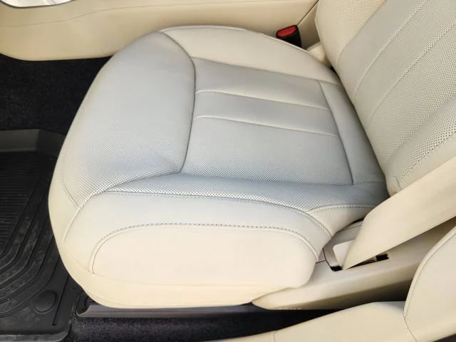2026 Land Rover Range Rover - Image 17
