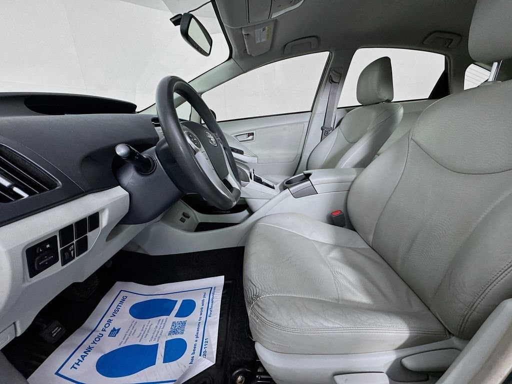 2014 TOYOTA Prius - Image 25