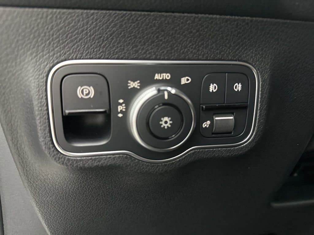 2026 MERCEDES-BENZ GLB - Image 52