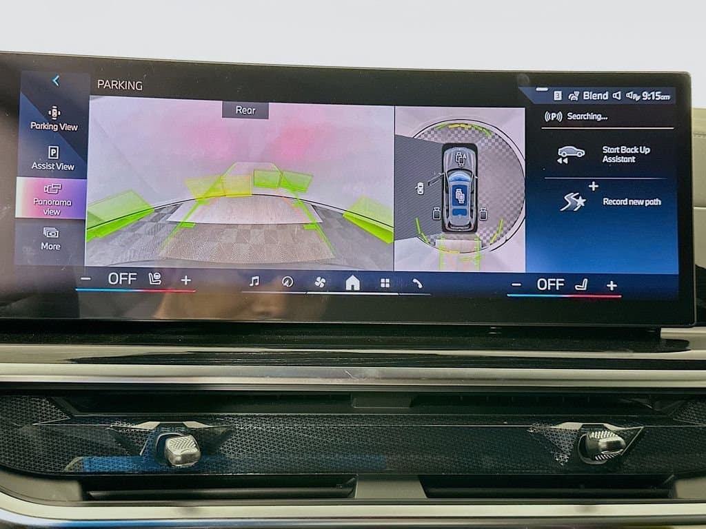 2026 BMW X7 - Image 13