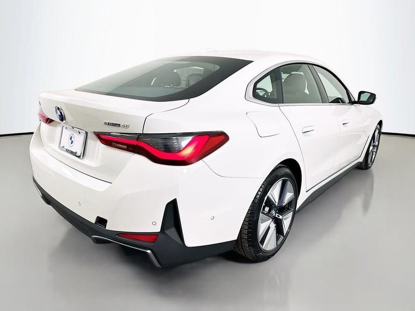 2026 BMW i4 - Image 5