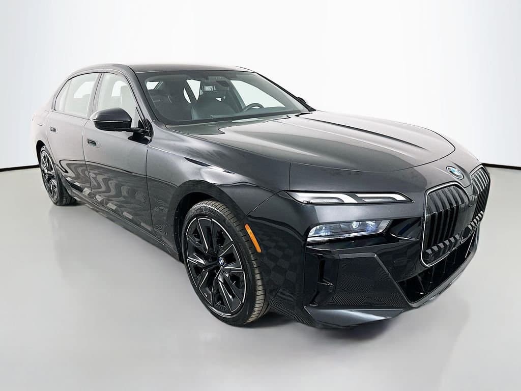 2025 BMW 7 Series - Image 3