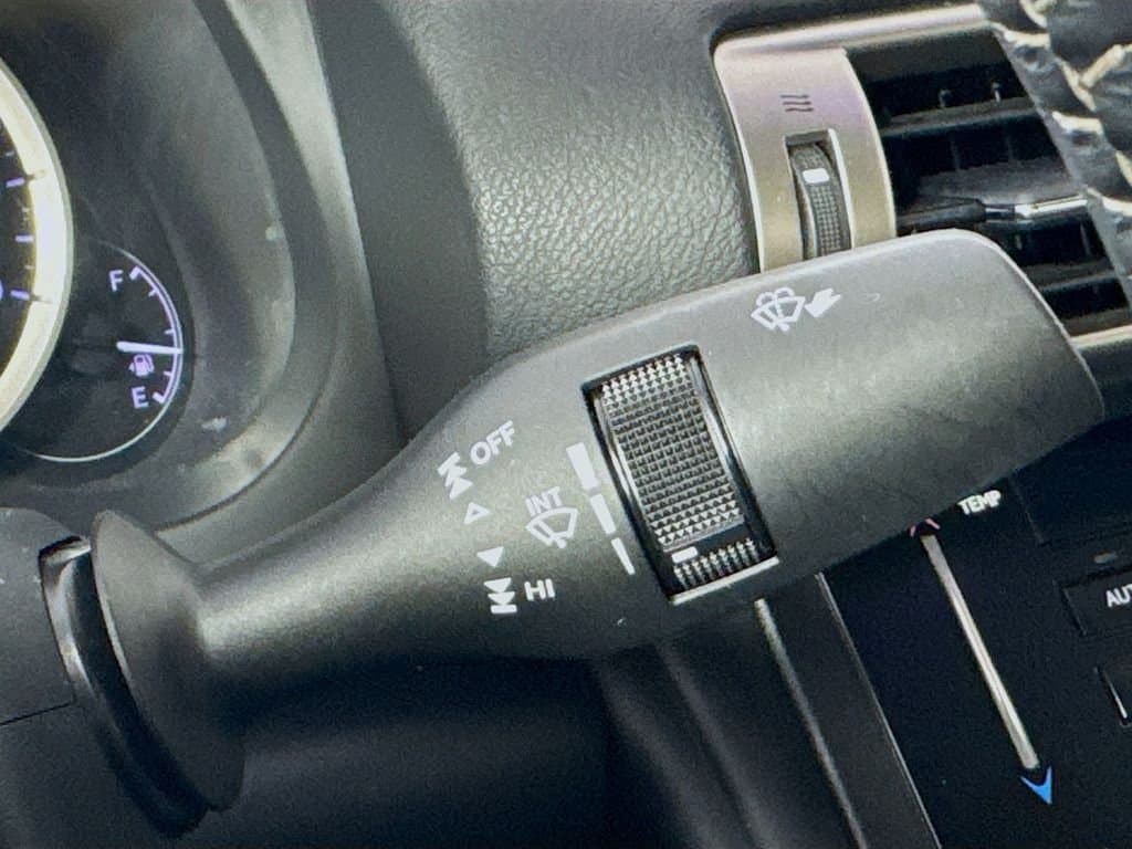 2014 LEXUS IS - Image 15