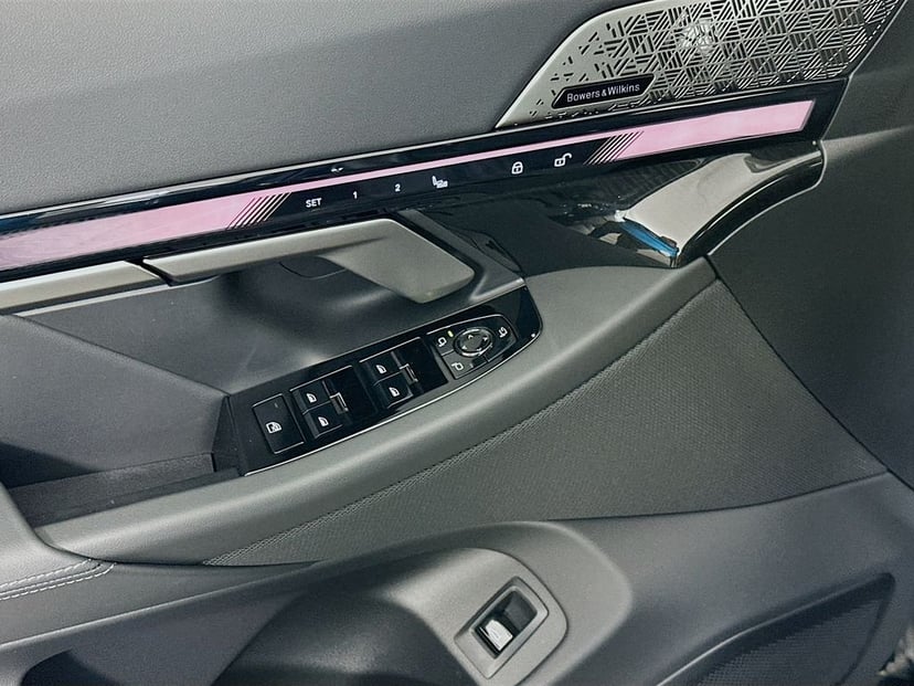 2026 BMW 5 Series - Image 20