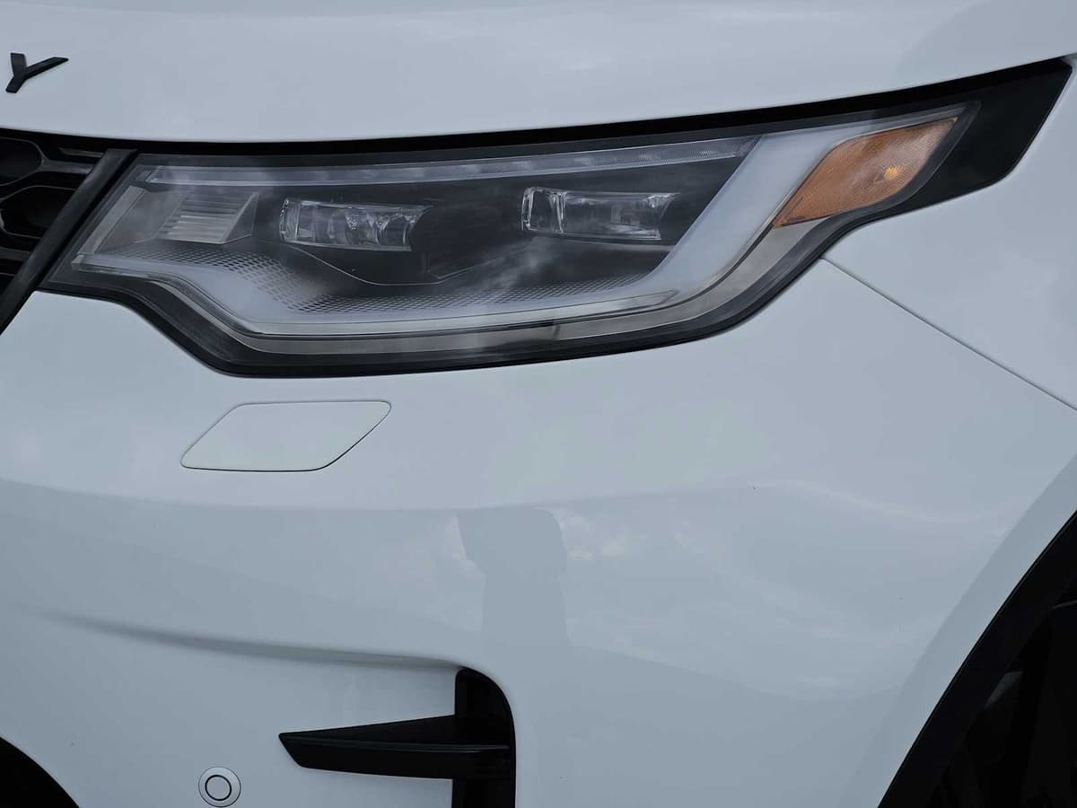 2025 Land Rover Discovery - Image 8