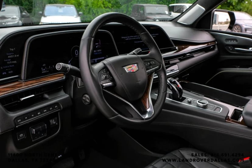 2021 Cadillac Escalade - Image 2