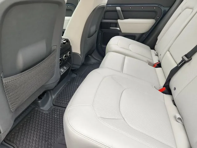2026 Land Rover Defender 110 - Image 20
