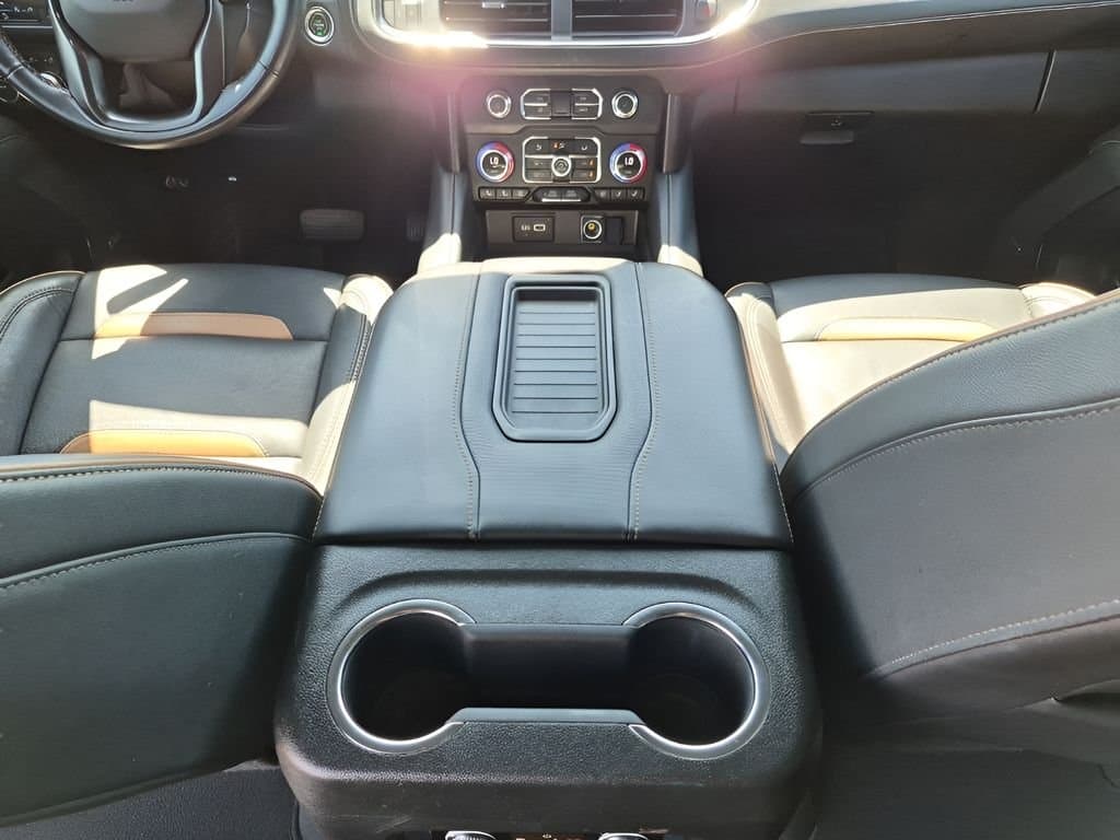 2022 GMC Yukon XL - Image 22