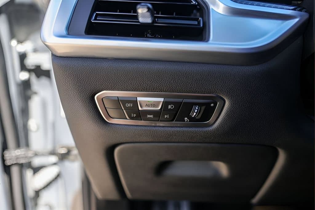 2023 BMW X7 - Image 15