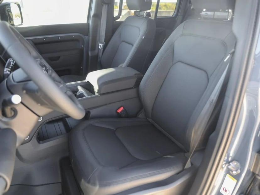 2026 Land Rover Defender 110 - Image 13