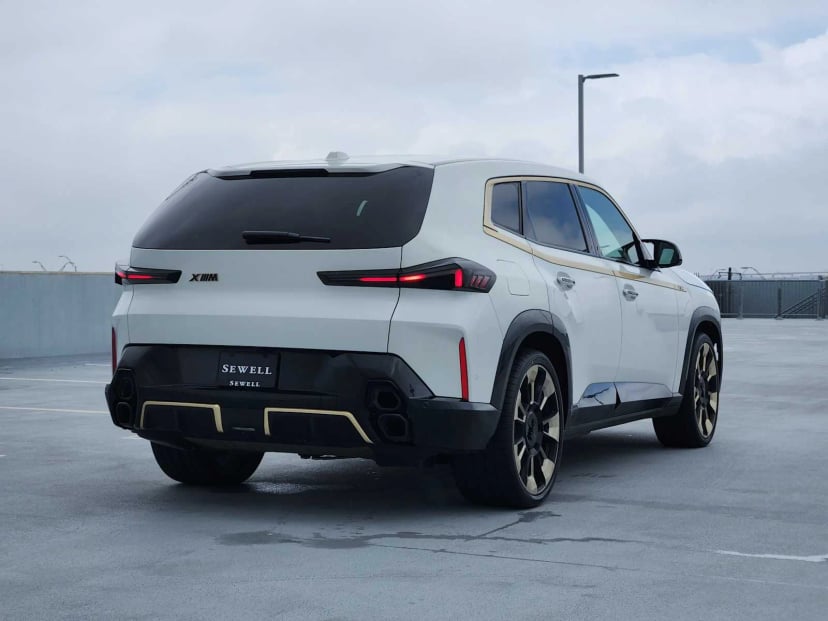 2023 BMW XM - Image 5