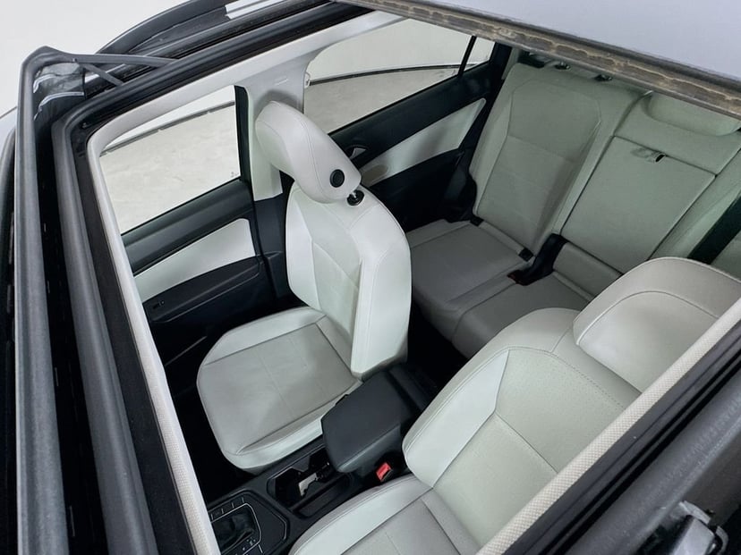 2019 Volkswagen Tiguan - Image 28