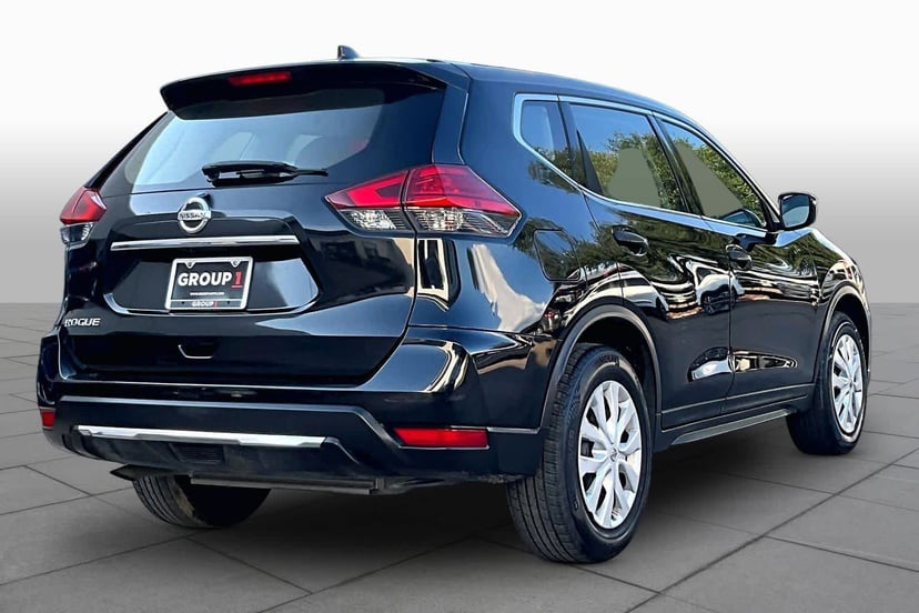 2017 Nissan Rogue - Image 13