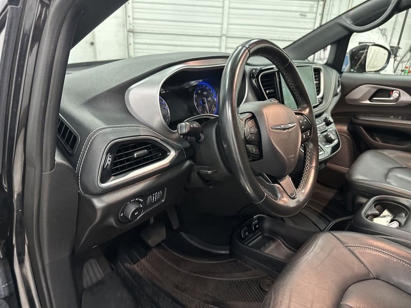 2021 Chrysler Pacifica - Image 8
