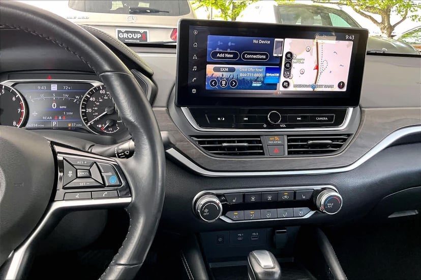2023 Nissan Altima - Image 7