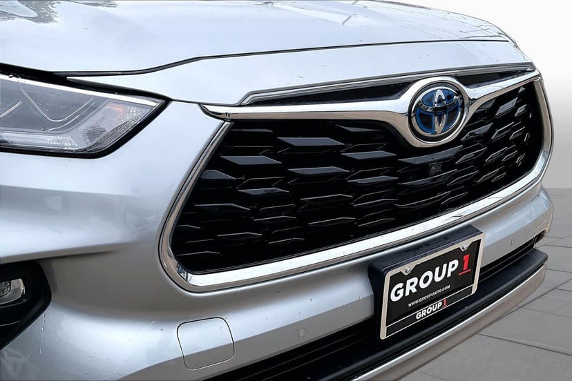 2021 Toyota Highlander - Image 30