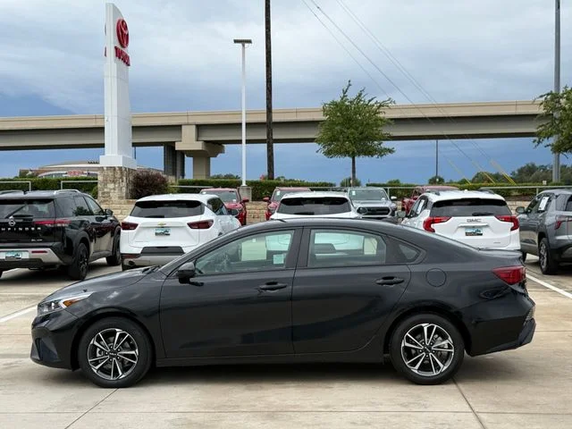 2023 Kia Forte - Image 7