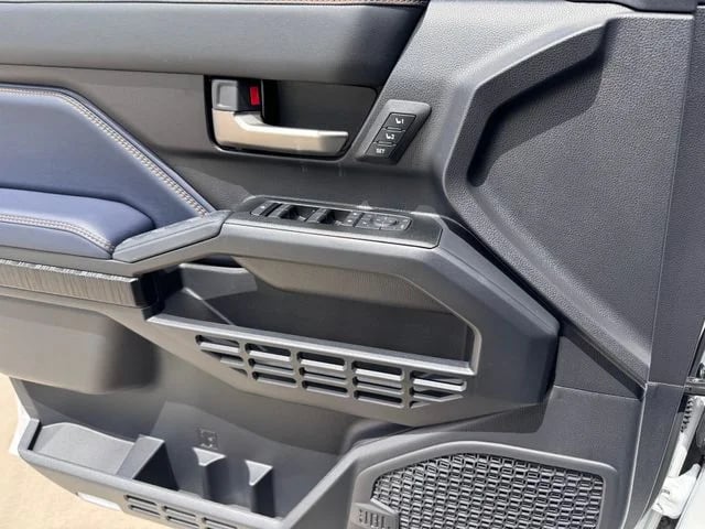 2026 Toyota 4Runner i-FORCE MAX - Image 17