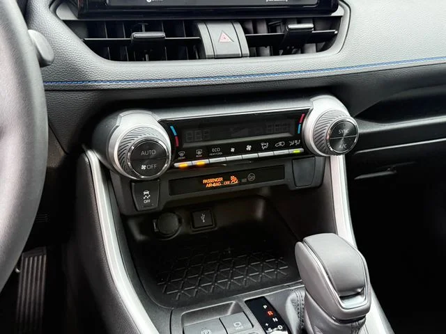 2022 Toyota RAV4 Hybrid - Image 21