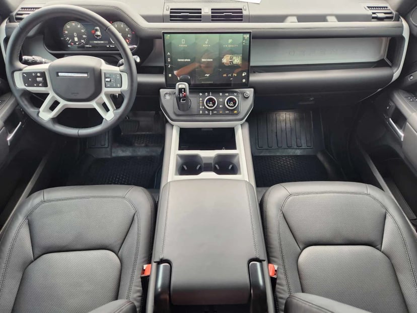 2026 LAND ROVER Defender 110 - Image 26