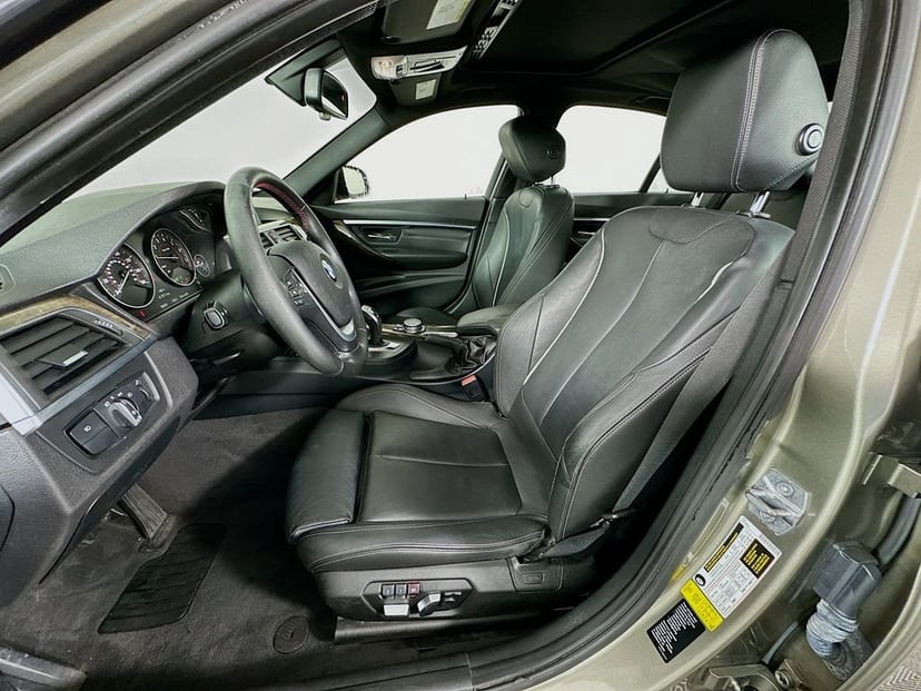 2016 BMW 3 Series - Image 20