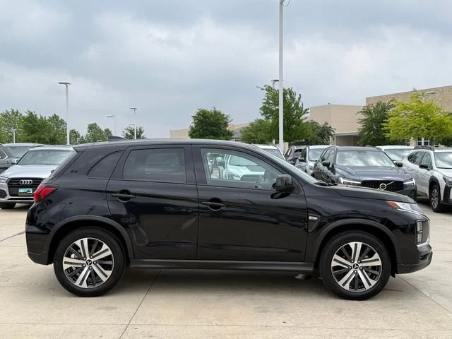2025 Mitsubishi Outlander Sport - Image 6