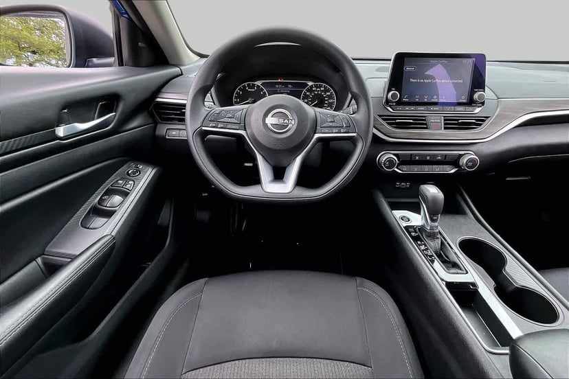2025 Nissan Altima - Image 6