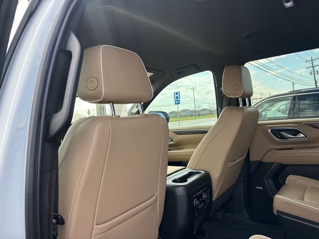2023 Chevrolet Suburban - Image 23